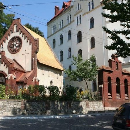 Mini- Smart Апартаменти В Центральній Частині Львова Luaran gambar